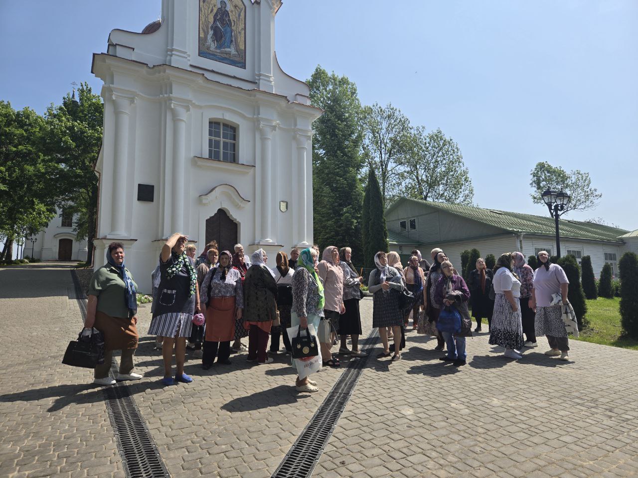 Ветераны труда ОАО «Красный пищевик» отправились сегодня в увлекательную туристическую поездку