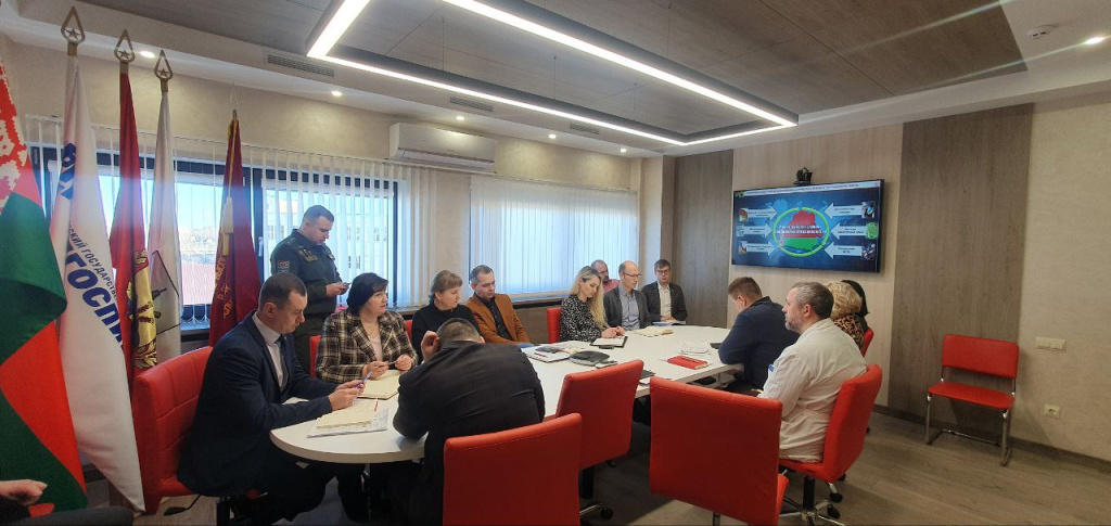 На ОАО «Красный пищевик» была проведена информационная работа по разъяснению положений новой Военной доктрины Республики Беларусь